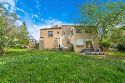 Maison - 208 m² - 5 pièces