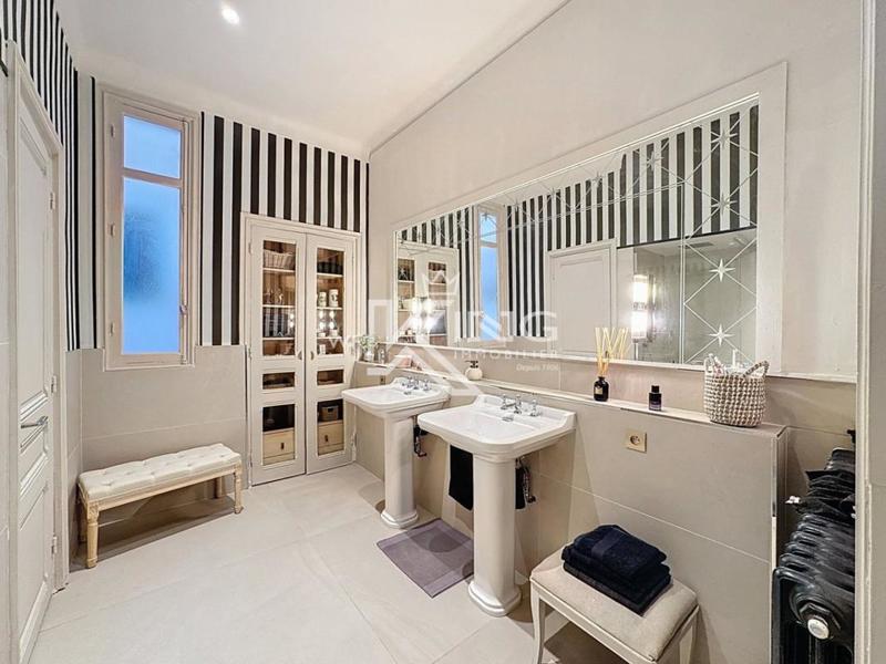 Appartement - 130 m² - 4 pièces