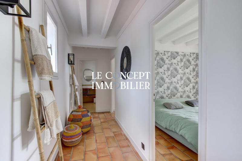 Maison - 221 m² - 7 pièces