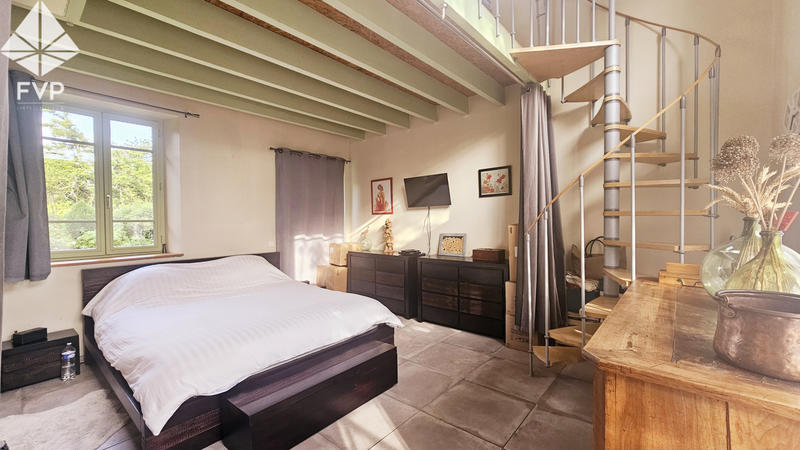 Propriété - 275 m² - 8 pièces