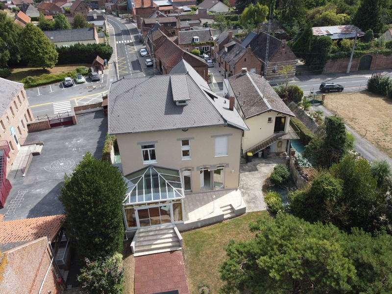 Maison - 337 m² - 10 pièces