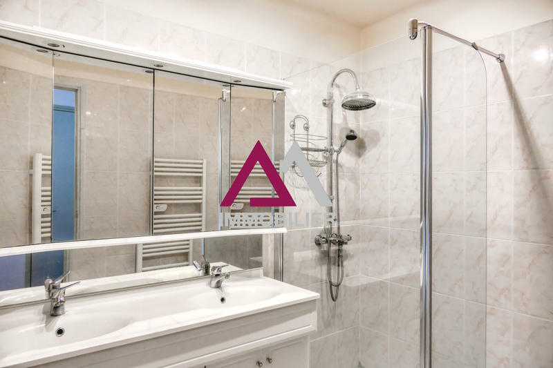 Villa - 90 m² - 5 pièces