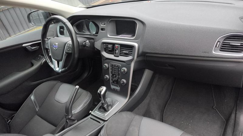 Volvo V40 2.0 T2 122 Momentum Business