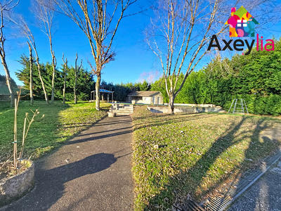 Maison - 203 m² - 7 pièces