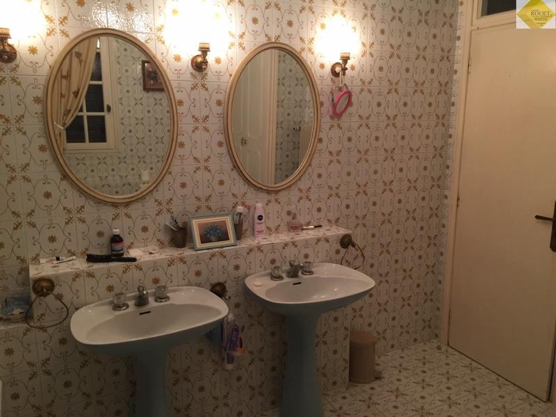 Maison - 346 m² - 9 pièces