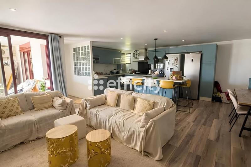 Appartement ancien - 104 m² - 4 pièces