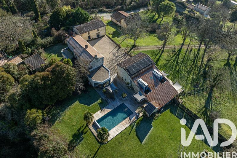 Maison - 480 m² - 16 pièces