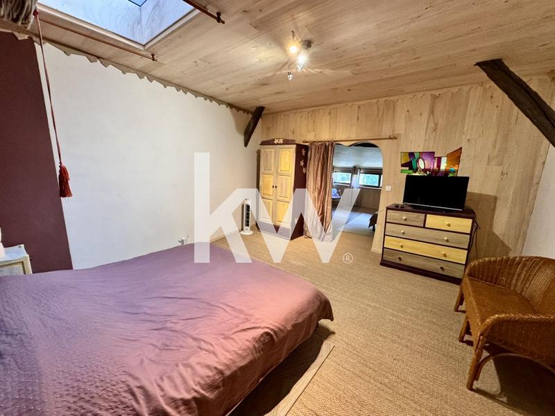 Maison - 205 m² - 6 pièces