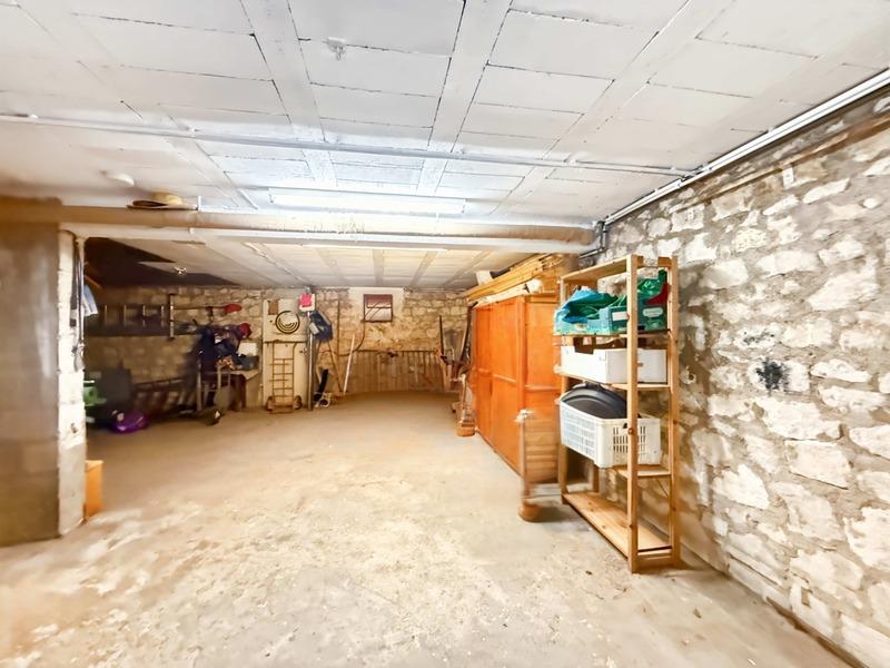 Maison - 180 m² - 8 pièces