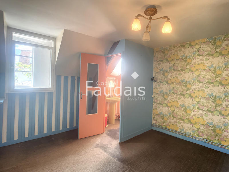 Maison - 200 m² - 11 pièces