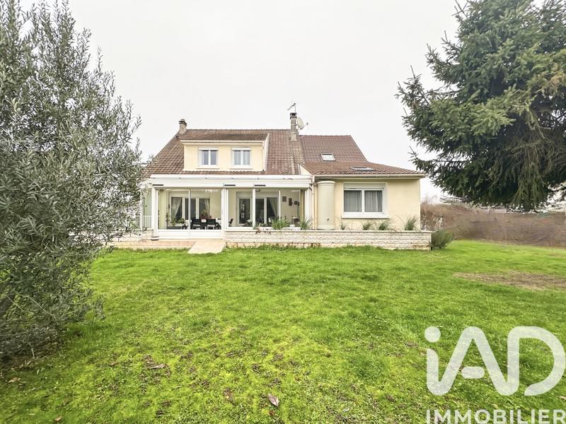 Maison - 190 m² - 8 pièces