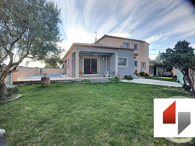 Villa - 181 m² - 5 pièces