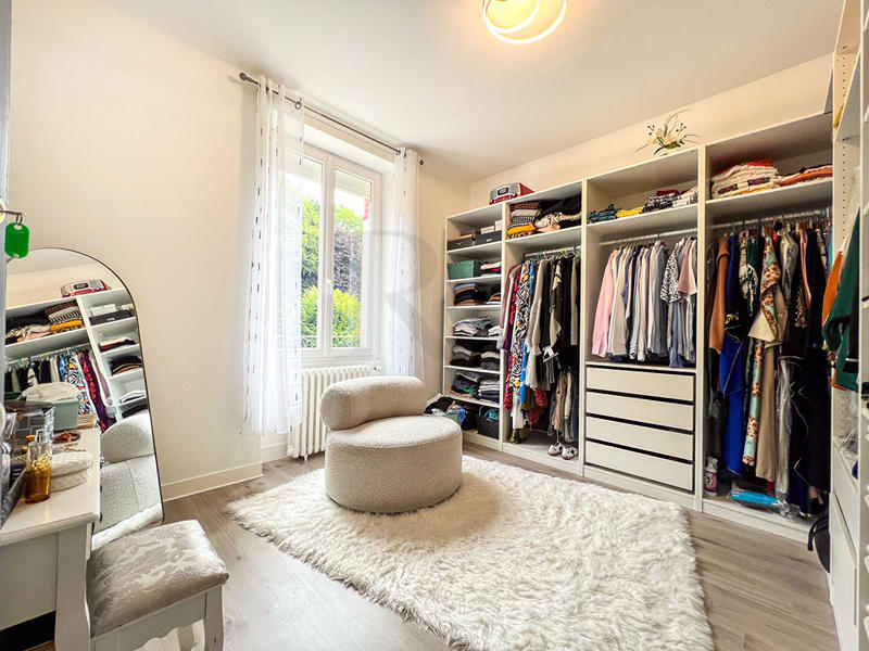 Maison - 215 m² - 8 pièces