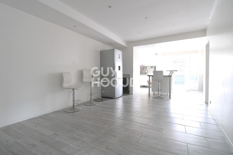 Maison - 211 m² - 7 pièces