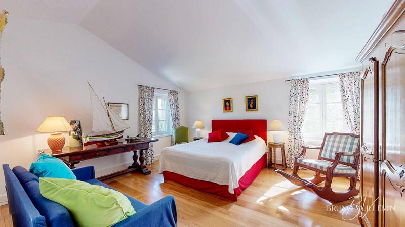 Demeure - 413 m² - 14 pièces