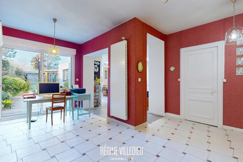 Maison - 211 m² - 10 pièces