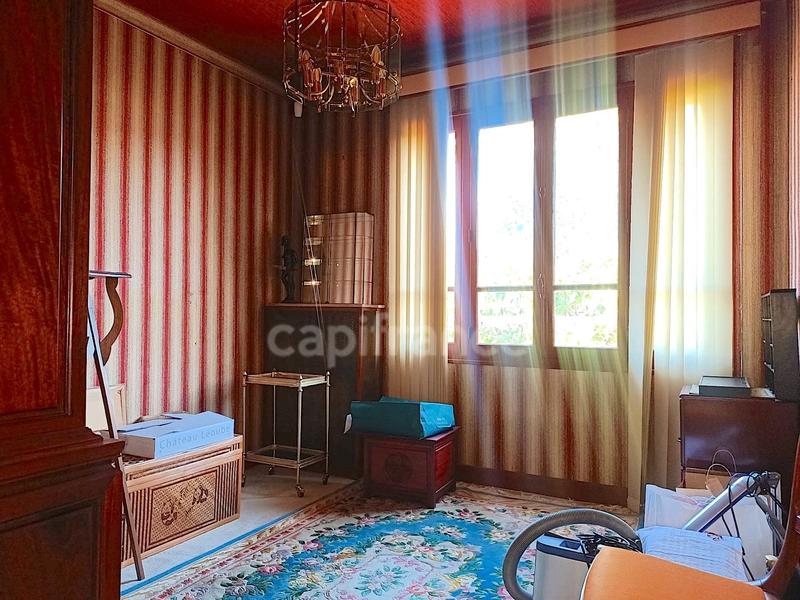 Maison - 246 m² - 6 pièces