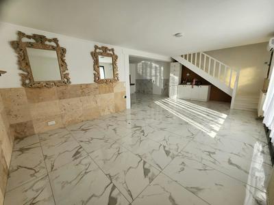 Maison traditionnelle - 194 m² - 9 pièces