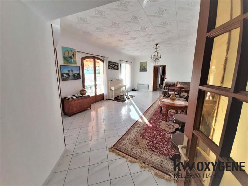 Maison - 300 m² - 10 pièces