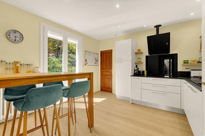 Maison - 235 m² - 8 pièces