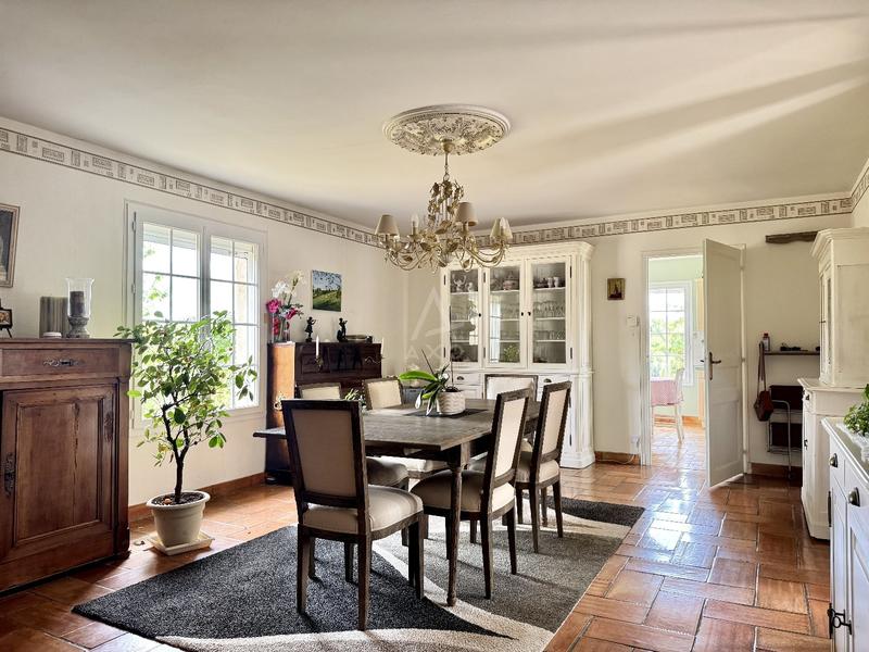 Maison - 160 m² - 9 pièces