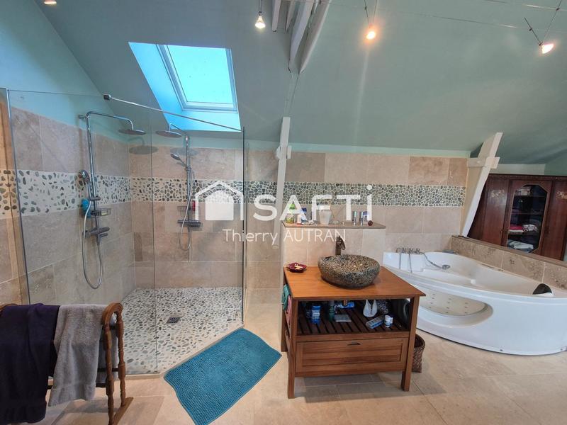 Maison - 245 m² - 8 pièces