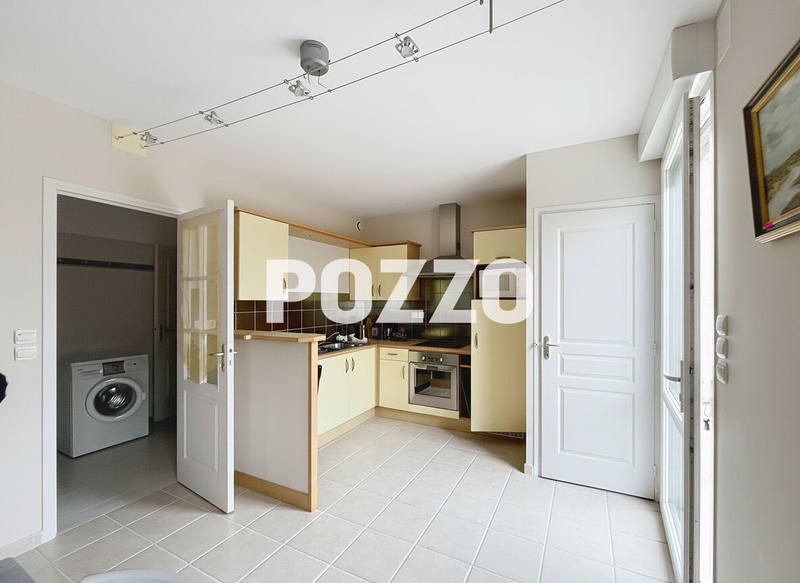 Maison - 201 m² - 16 pièces