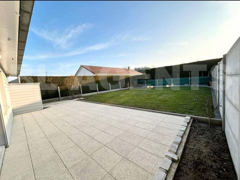 Maison jumelée - 254 m² - 9 pièces