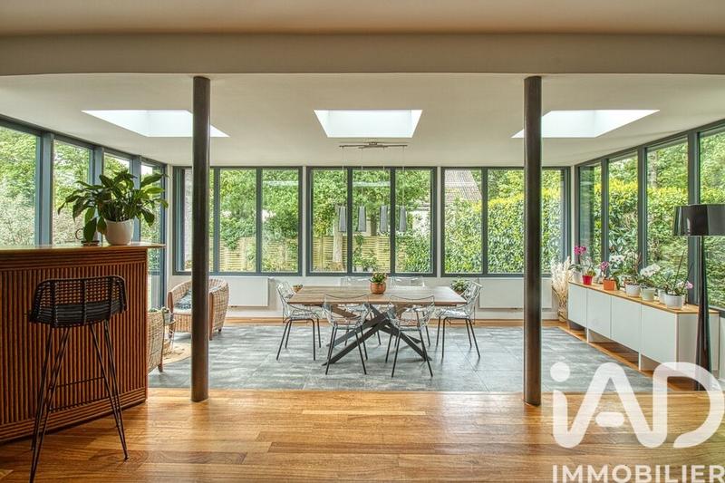 Maison - 218 m² - 9 pièces