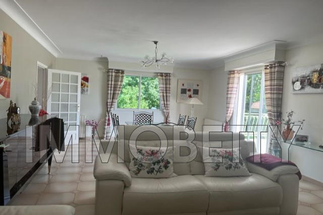 Maison - 180 m² - 6 pièces