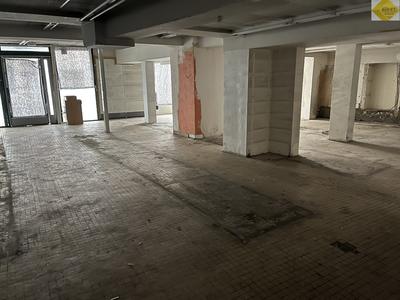 Local d'activités - 382 m²