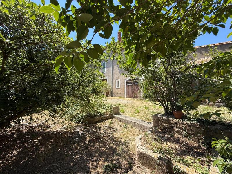 Maison - 455 m² - 12 pièces