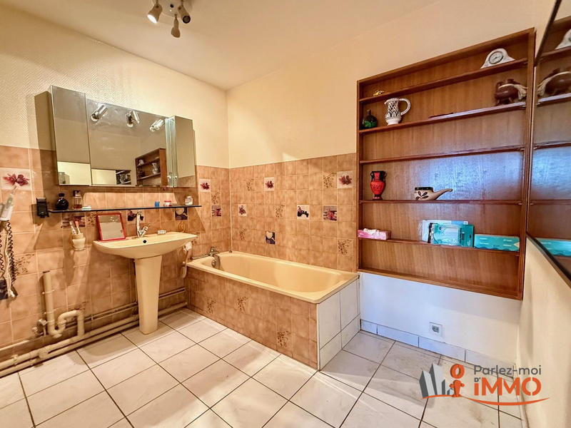 Appartement - 98 m² - 5 pièces