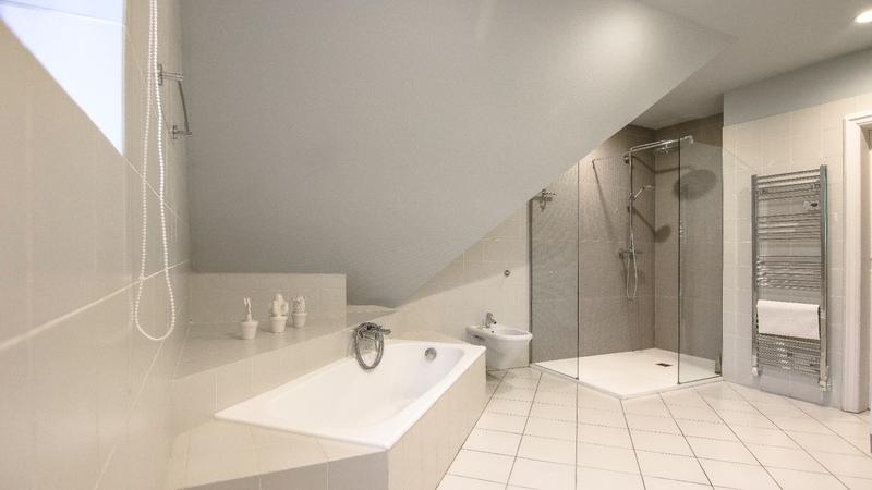 Demeure - 360 m² - 11 pièces