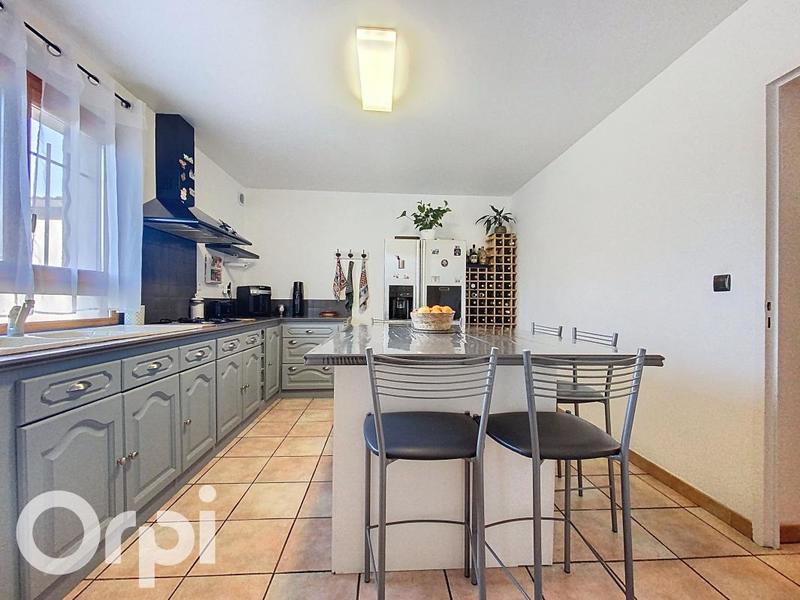 Maison - 168 m² - 8 pièces