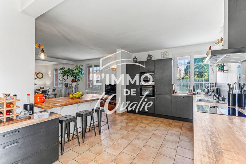 Maison - 200 m² - 7 pièces