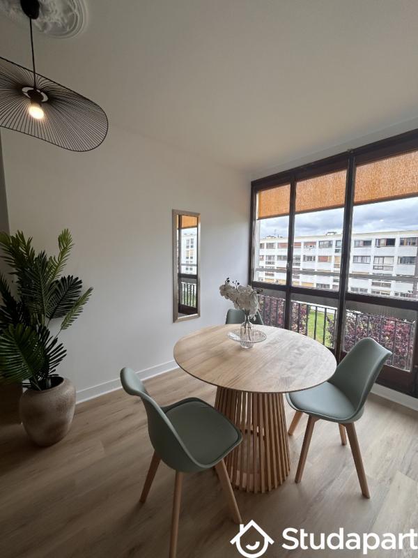 Chambre - 9 m² - 1 pièce