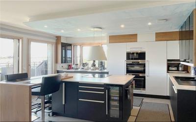 Appartement - 122 m² - 6 pièces