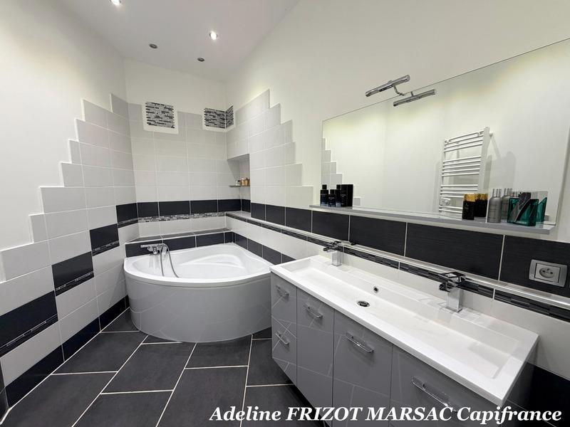 Appartement - 130 m² - 4 pièces