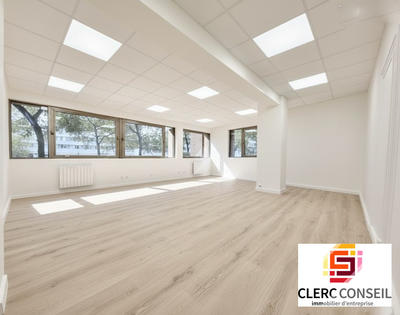 Bureau - 104 m²