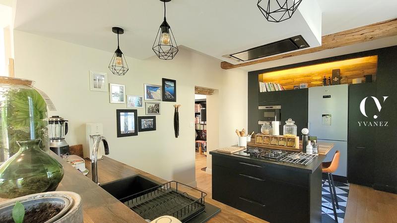 Maison - 180 m² - 7 pièces