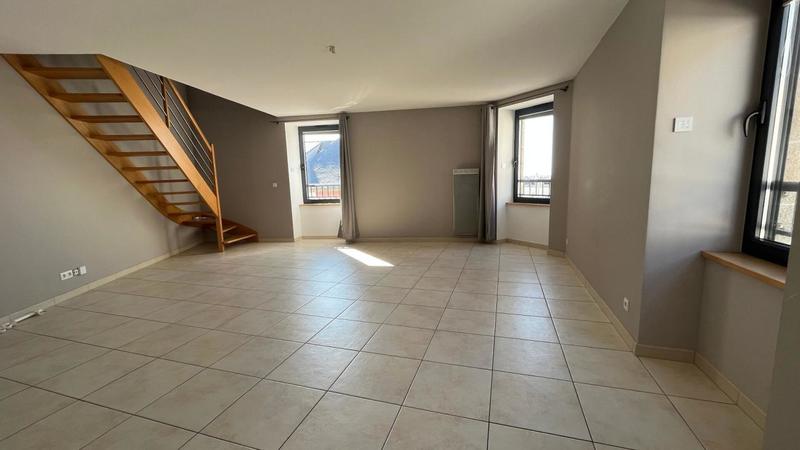 Appartement - 80 m² - 3 pièces