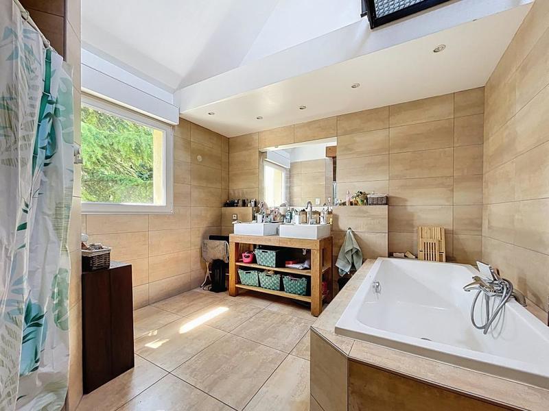 Maison - 167 m² - 5 pièces