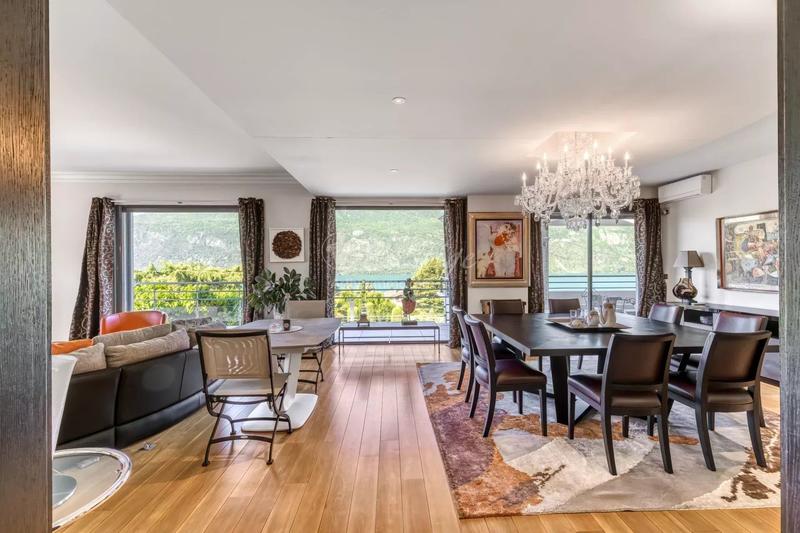 Maison - 452 m² - 12 pièces