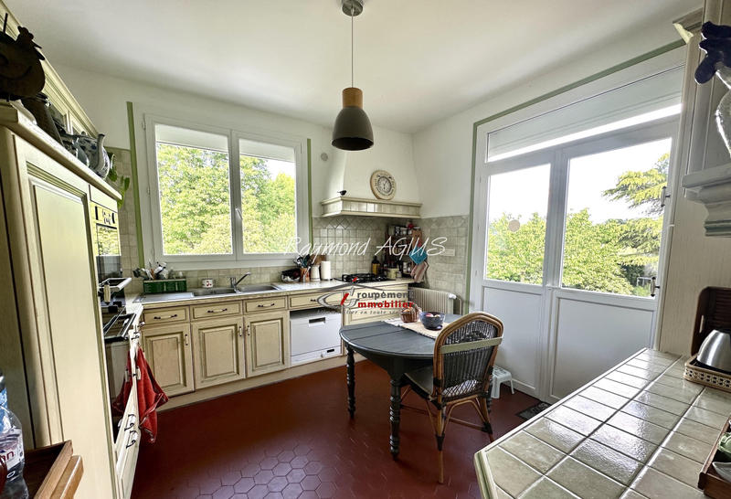 Maison - 189 m² - 9 pièces