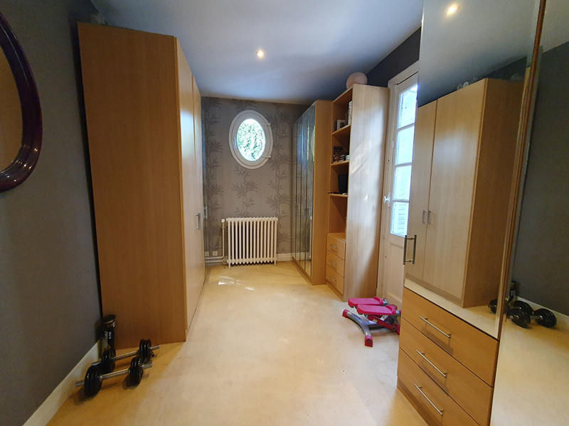 Maison - 230 m² - 7 pièces