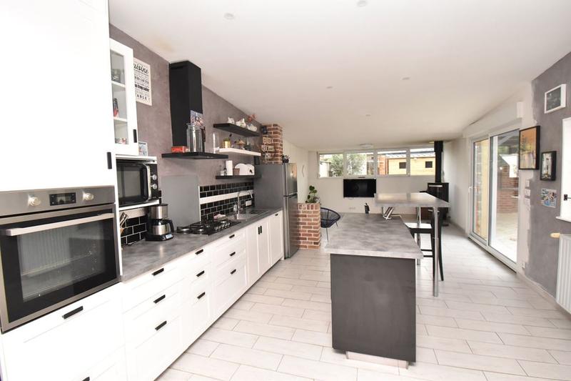 Maison traditionnelle - 126 m² - 8 pièces