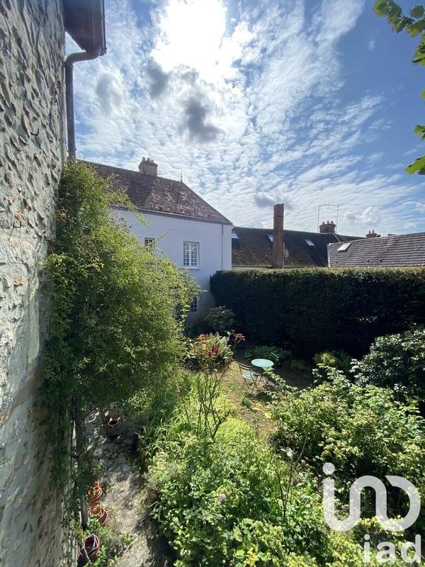 Maison - 246 m² - 9 pièces