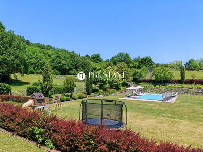 Maison de domaine - 755 m² - 18 pièces