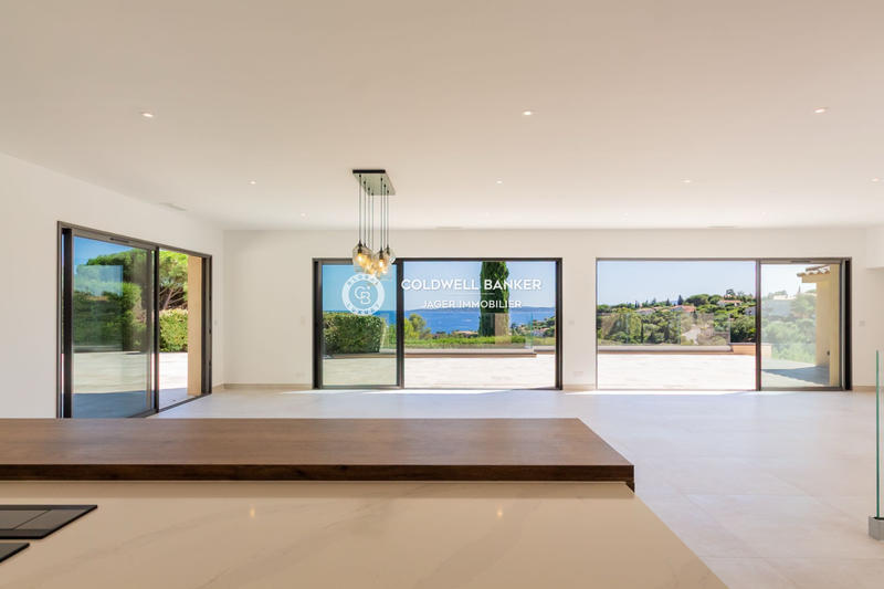 Maison - 270 m² - 5 pièces